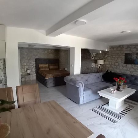 Apartmani Dumezic Bar Oda fotoğraf