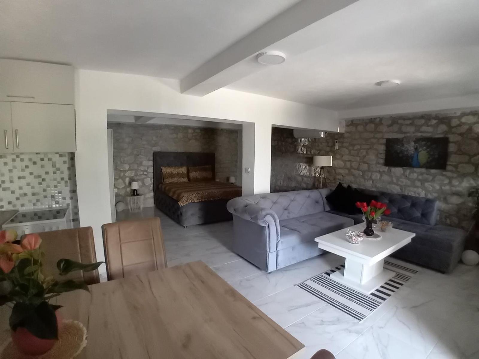Apartmani Dumezic Bar Oda fotoğraf