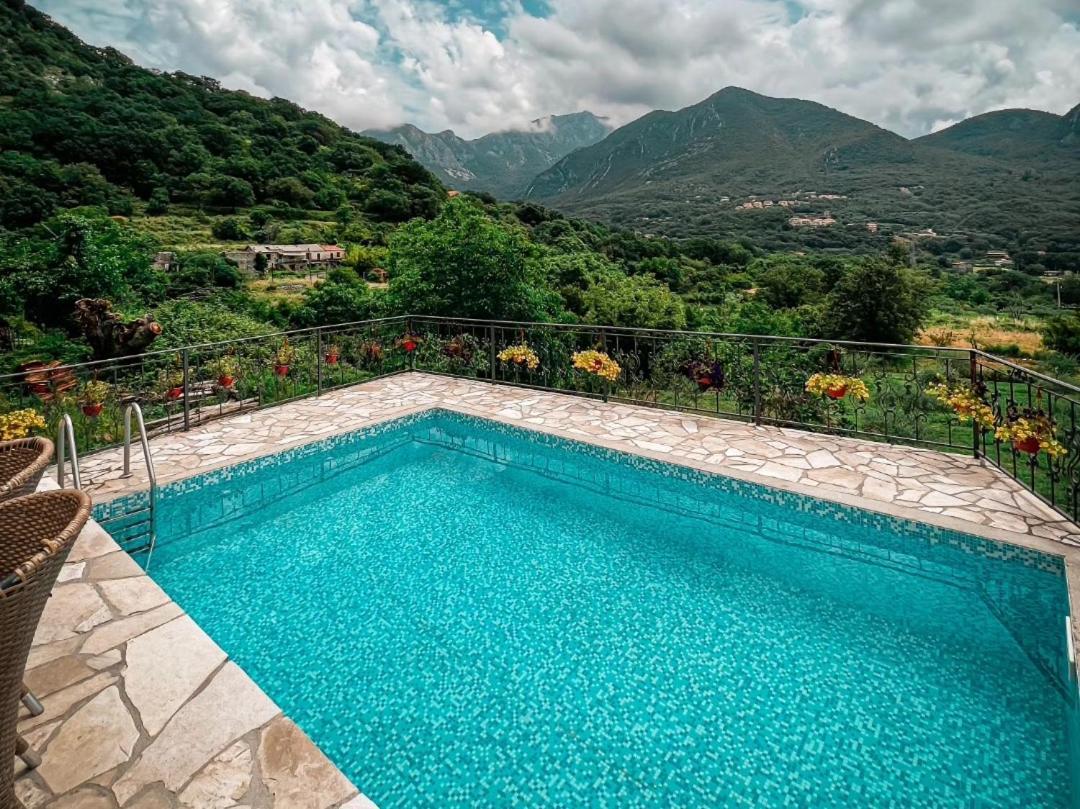 Apartmani Dumezic Bar Oda fotoğraf