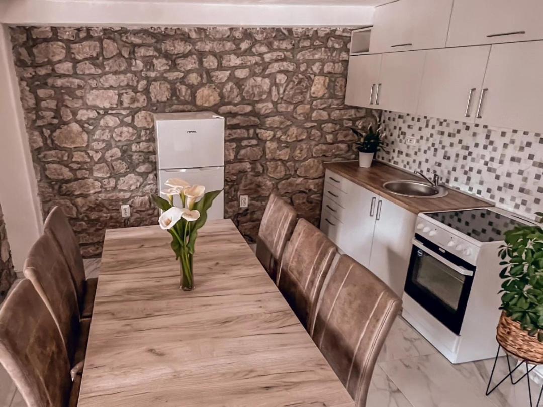 Apartmani Dumezic Bar Oda fotoğraf