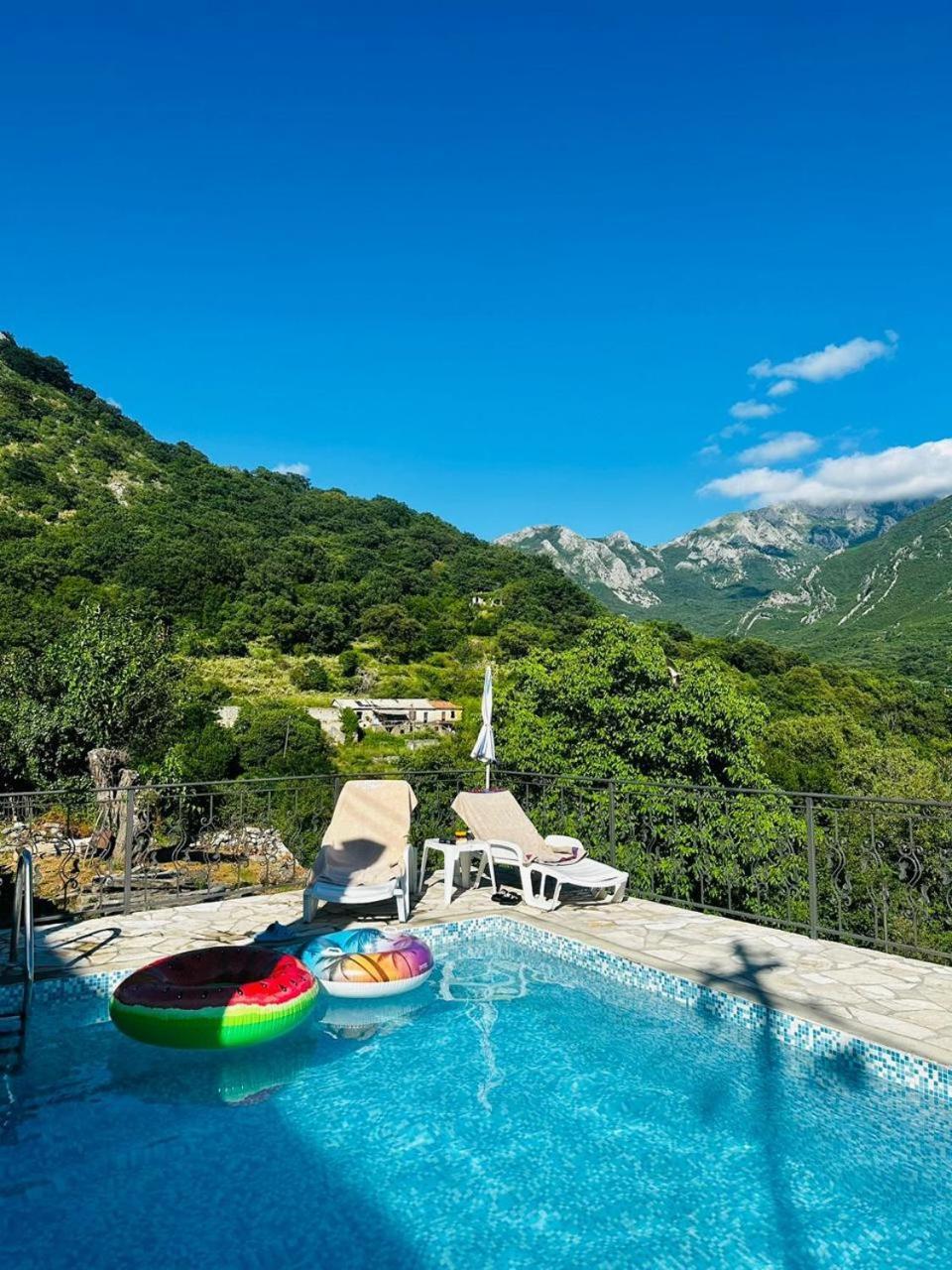 Apartmani Dumezic Bar Oda fotoğraf